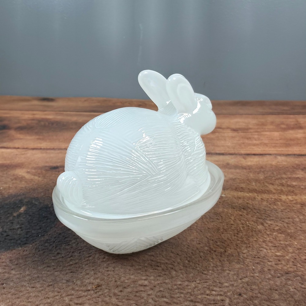 Vintage Milk Glass Rabbit on Nest Candy Dish White Good Textured Easter Decor - Picture 4 of 10
